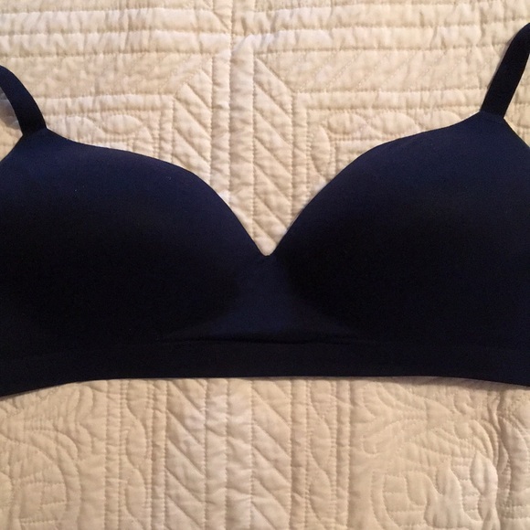 2 Soma Enbliss Wireless bras—size 40DD - Picture 7 of 11
